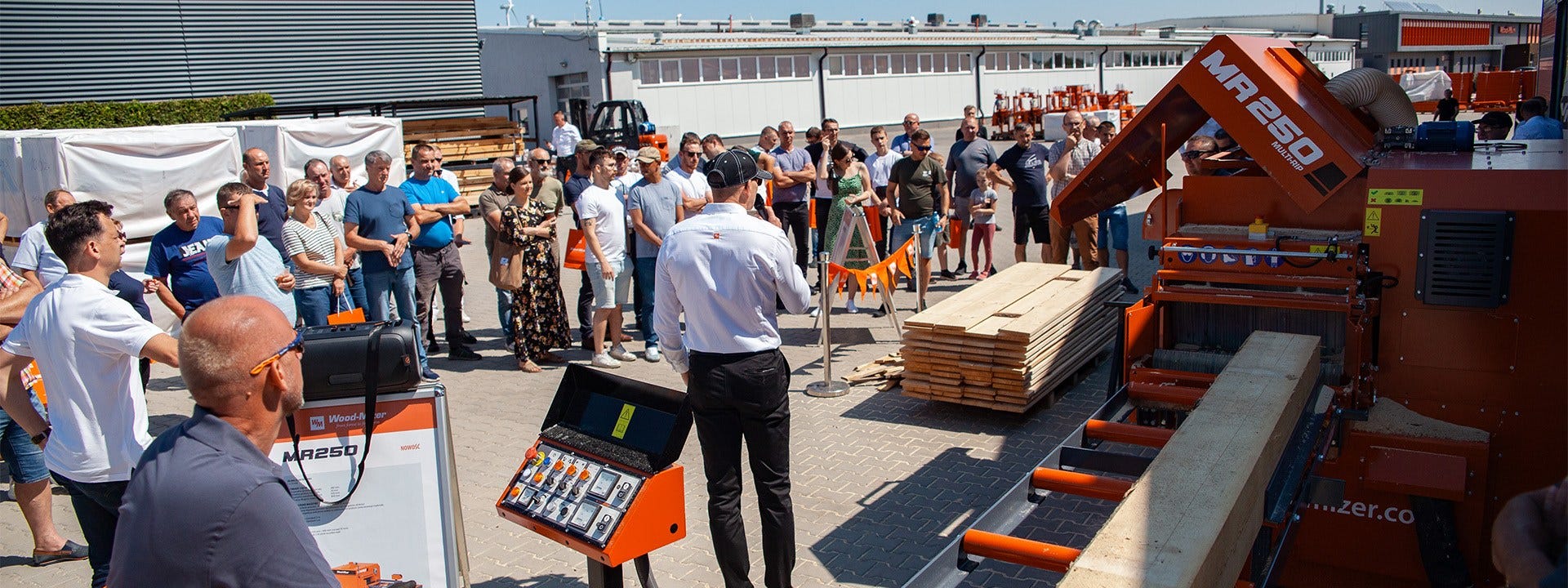 Anuncios y Avances de Productos de Wood-Mizer en la Reunión de Clientes de 2024
